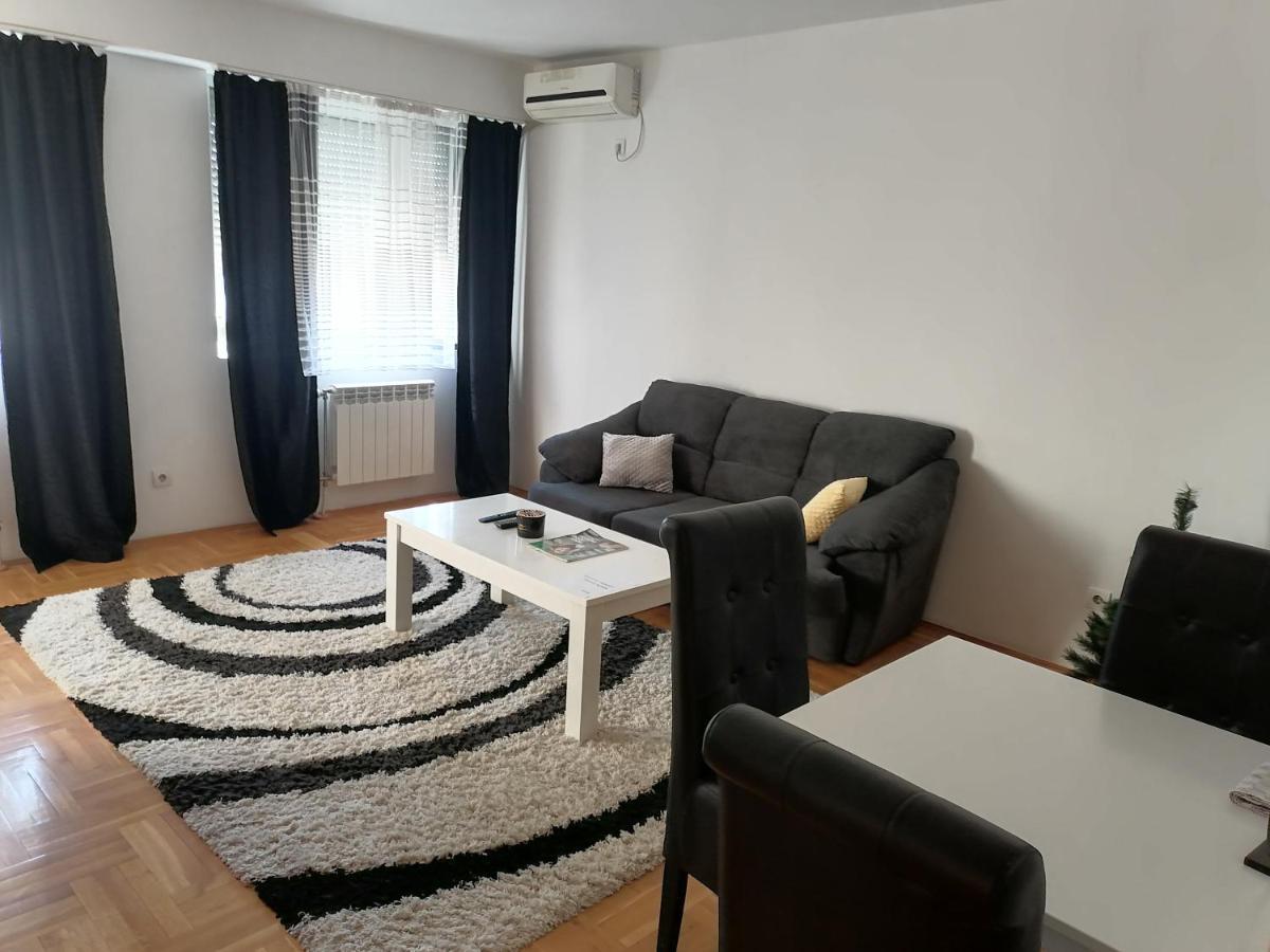 Centar S Appartement Ni Buitenkant foto