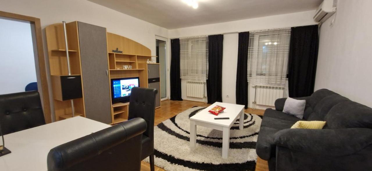 Centar S Appartement Ni Buitenkant foto