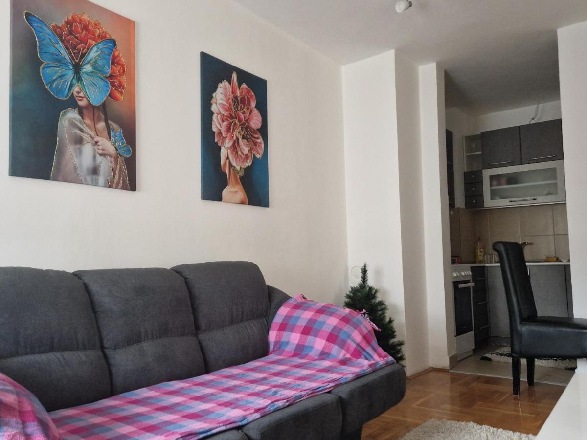 Centar S Appartement Ni Buitenkant foto